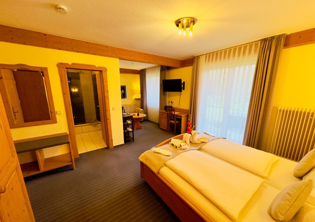 Hotel Restaurant Adler Stube Мюнстерталь Екстер'єр фото