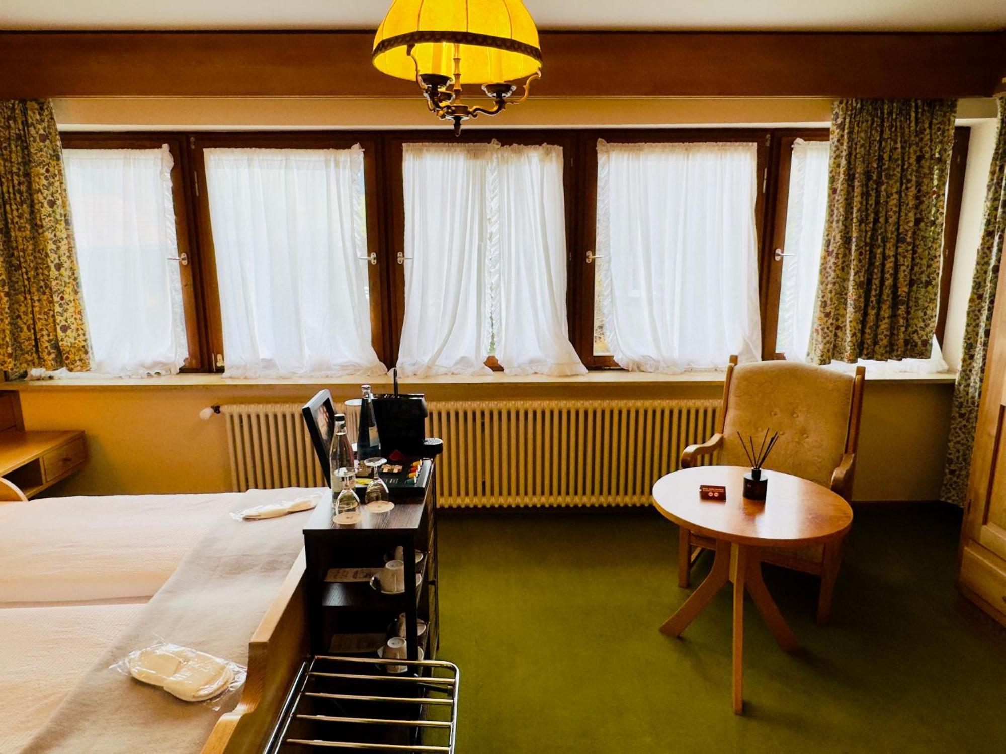 Hotel Restaurant Adler Stube Мюнстерталь Екстер'єр фото